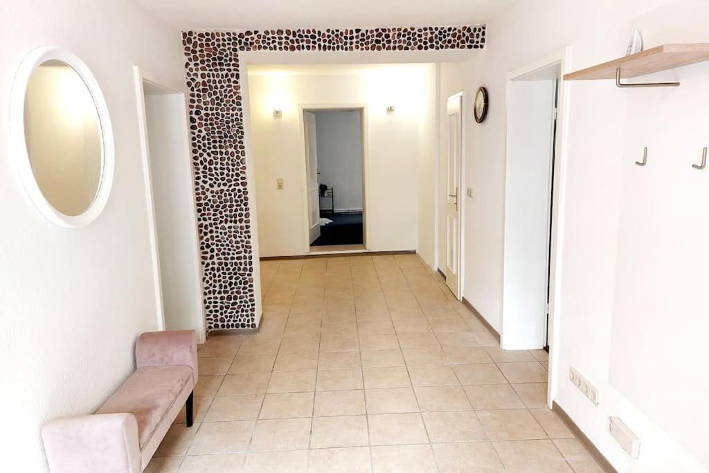 Zentrale Ferienwohnung - Direkt Am See Und Schloss シュヴェリーン エクステリア 写真