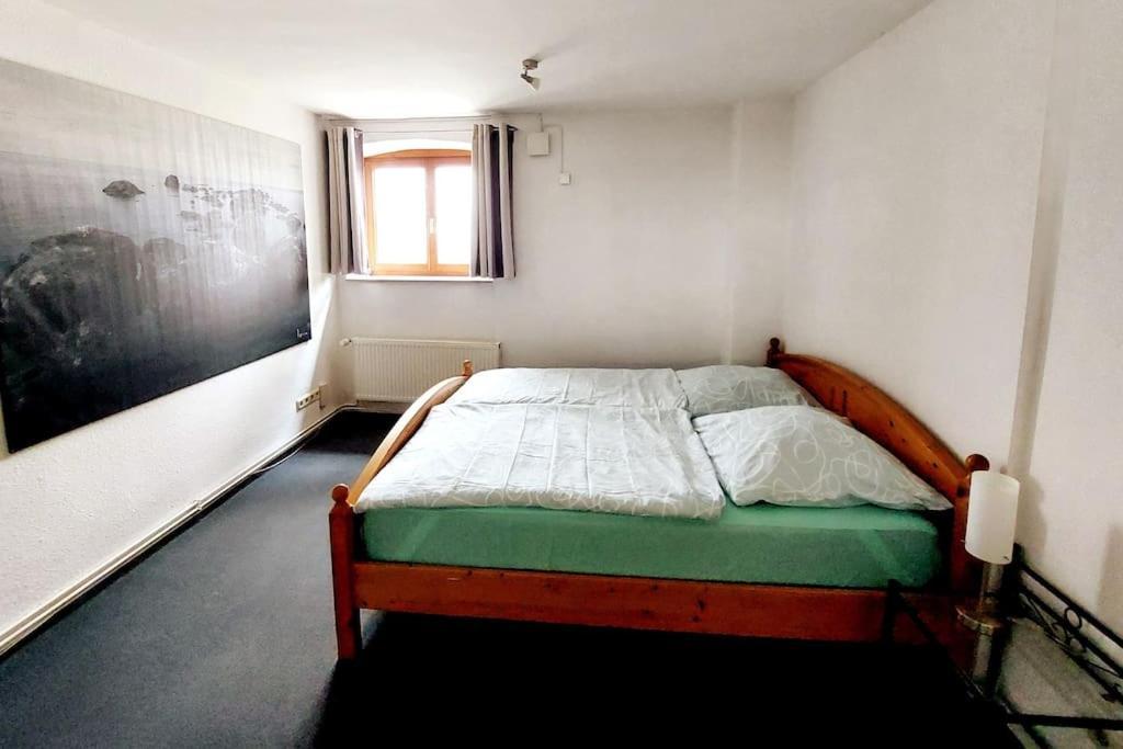 Zentrale Ferienwohnung - Direkt Am See Und Schloss シュヴェリーン エクステリア 写真
