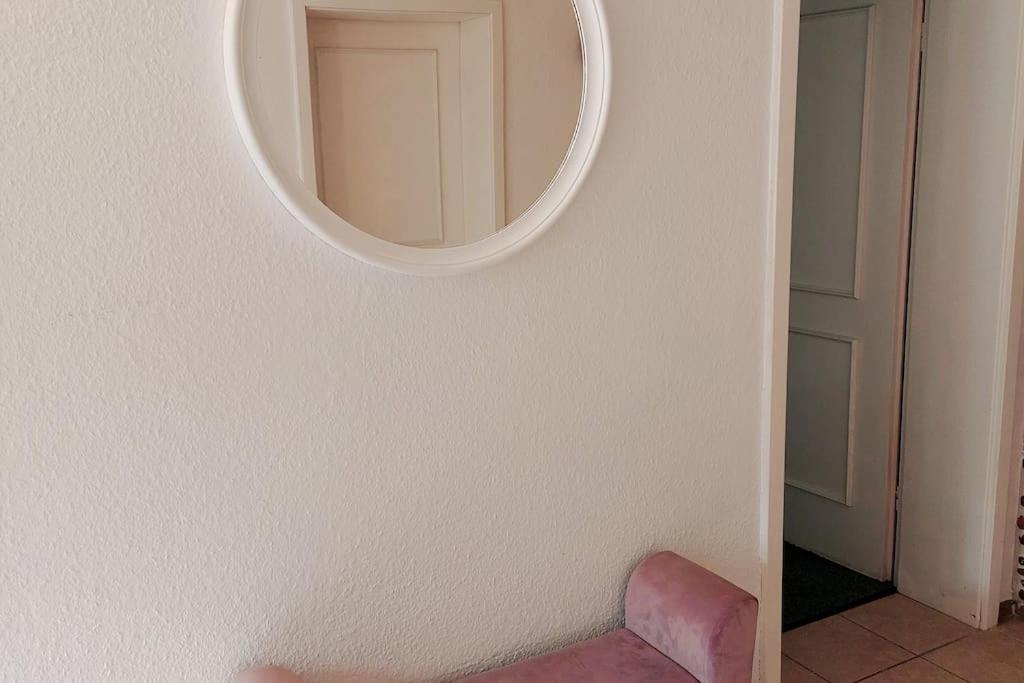 Zentrale Ferienwohnung - Direkt Am See Und Schloss シュヴェリーン エクステリア 写真